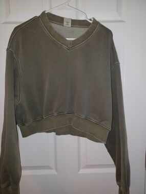 New Wave Street By Be Thrived Pullover  Olive Green